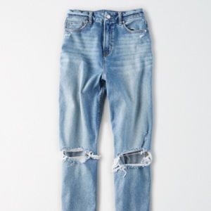 AE | Stretch Ripped Curcy Mom Jean | Size 12